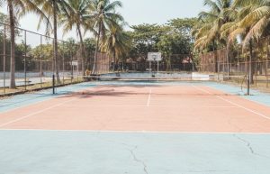 biaya perbaikan lapangan tenis