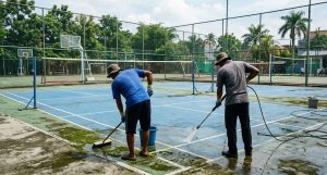 Mengatasi Lumut di Lapangan Bulutangkis: Jaga Keamanan